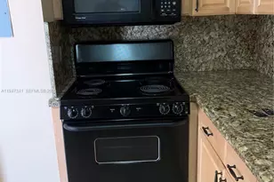 7931 SW 104th St, Miami, FL 33156 - Photo 5