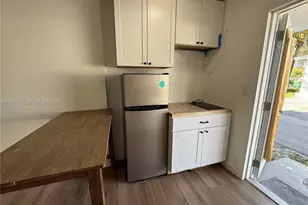 1725 Hayes St, Hollywood, FL 33020 - Photo 3