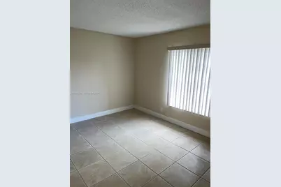 5221 Geneva Way #302, Doral, FL 33166 - Photo 7