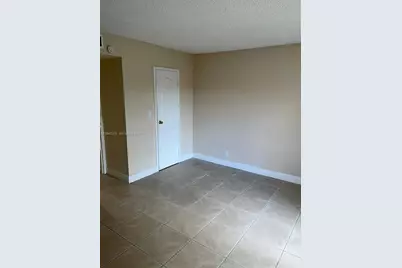 5221 Geneva Way #302, Doral, FL 33166 - Photo 9