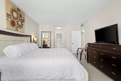 300 Bayview Dr #1707, Sunny Isles Beach, FL 33160 - Photo 17
