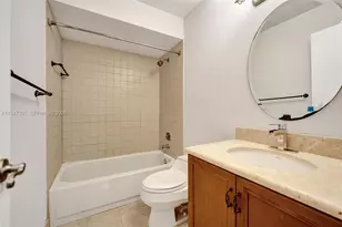 2990 Oaktree Ln, Hollywood, FL 33021 - Photo 17