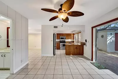 2990 Oaktree Ln #338, Hollywood, FL 33021 - Photo 9