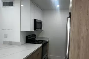 10810 N Kendall Dr, Miami, FL 33176 - Photo 3