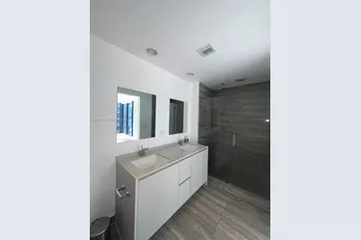 1010 Brickell Ave #2406, Miami, FL 33131 - Photo 13