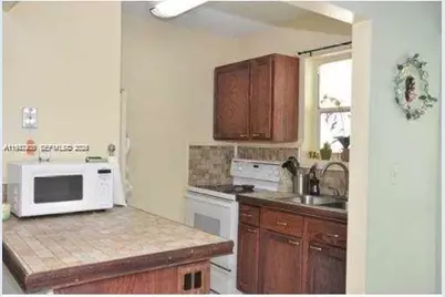 13101 Memorial Hwy 219 Hwy #219, North Miami, FL 33161 - Photo 3