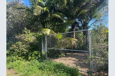 14611 N Spur Dr, North Miami, FL 33161 - Photo 1