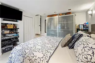 117 SW 6th St, Hallandale Beach, FL 33009 - Photo 13