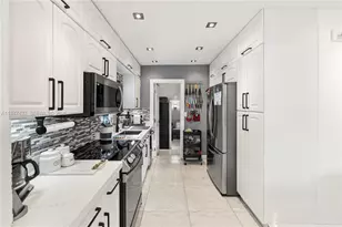 117 SW 6th St, Hallandale Beach, FL 33009 - Photo 11