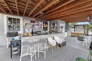 117 SW 6th St, Hallandale Beach, FL 33009 - Photo 23