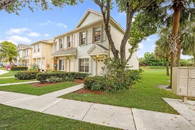 4 Key West Ct #4, Weston, FL 33326 - Photo 1