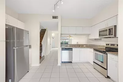 4 Key West Ct #4, Weston, FL 33326 - Photo 3