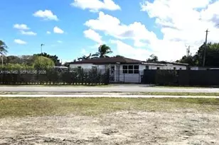 14200 Carver Dr, Miami, FL 33176 - Photo 1