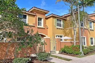 910 SW 143rd Ave, Pembroke Pines, FL 33027 - Photo 15