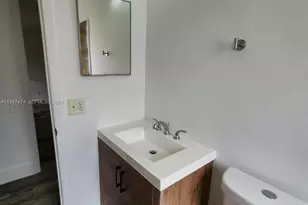 4545 Treehouse Ln, Tamarac, FL 33319 - Photo 11