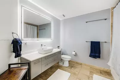 350 S Miami Ave #2104, Miami, FL 33130 - Photo 13