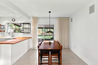 1541 NW 83rd Way, Pembroke Pines, FL 33024 - Photo 15