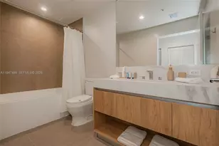 11 NE 6th St, Miami, FL 33132 - Photo 55