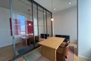 11 NE 6th St, Miami, FL 33132 - Photo 15