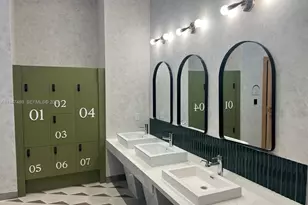 11 NE 6th St, Miami, FL 33132 - Photo 21