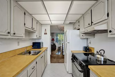 2900 NW 48th Ter #402, Lauderdale Lakes, FL 33313 - Photo 7