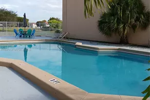 271 W Park Dr, Miami, FL 33172 - Photo 3