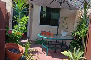 271 W Park Dr, Miami, FL 33172 - Photo 1