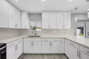 1011 NE 196th St, Miami, FL 33179 - Photo 7