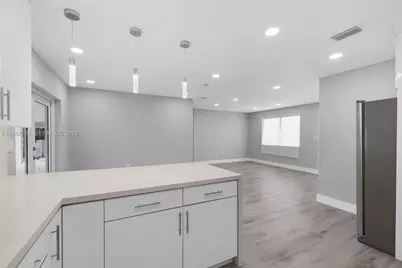 1011 NE 196th St, Miami, FL 33179 - Photo 9