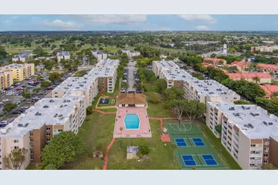 6960 Miami Gardens Dr #2-124, Hialeah, FL 33015 - Photo 23