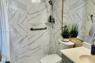 411 S Hollybrook Dr, Pembroke Pines, FL 33025 - Photo 9