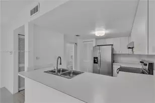 9193 Fontainebleau Blvd, Miami, FL 33172 - Photo 11