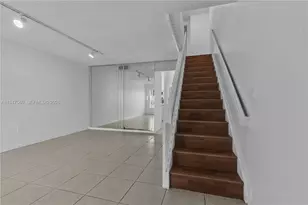 9193 Fontainebleau Blvd, Miami, FL 33172 - Photo 7