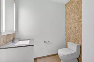 68 SE 6th St, Miami, FL 33131 - Photo 31