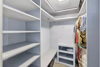 68 SE 6th St #1702, Miami, FL 33131 - Photo 17