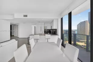 68 SE 6th St, Miami, FL 33131 - Photo 3