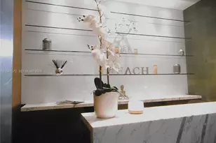 68 SE 6th St, Miami, FL 33131 - Photo 45