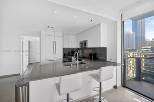 68 SE 6th St, Miami, FL 33131 - Photo 25