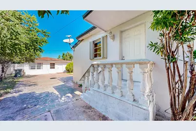151 W 44th St, Hialeah, FL 33012 - Photo 37