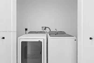 2861 NW 8th Ct, Fort Lauderdale, FL 33311 - Photo 25