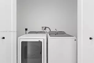 2861 NW 8th Ct, Fort Lauderdale, FL 33311 - Photo 25