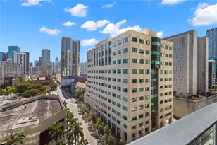 121 NE 5th St, Miami, FL 33132 - Photo 15