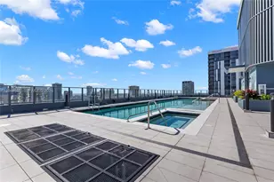 121 NE 5th St, Miami, FL 33132 - Photo 27