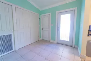 7674 NW 88th Ln, Tamarac, FL 33321 - Photo 7