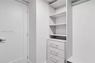 555 NE 34th St, Miami, FL 33137 - Photo 31