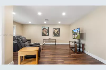 11071 SW 30th Ct, Davie, FL 33328 - Photo 5