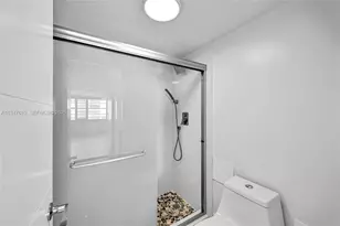 18041 Biscayne Blvd, Aventura, FL 33160 - Photo 21