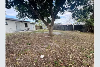 10521 NW 35th Ct, Miami, FL 33147 - Photo 23