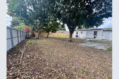 10521 NW 35th Ct, Miami, FL 33147 - Photo 19