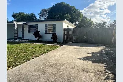 10521 NW 35th Ct, Miami, FL 33147 - Photo 3